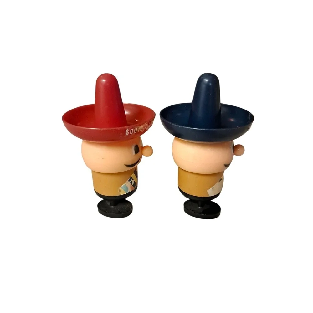 Vintage South of the Border Sombreros Souvenir Salt and Pepper Shakers Hong Kong